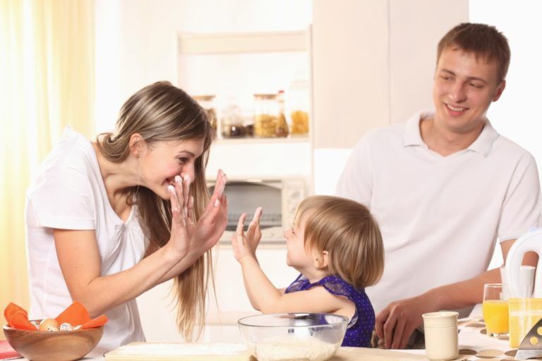 familia cocinando 02