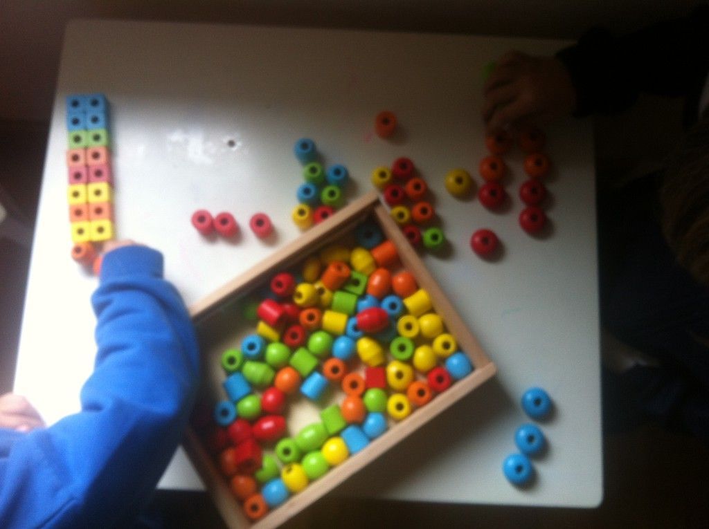 Bolas de enhebrar de Andreu Toys. 2 bolas para enhebrar