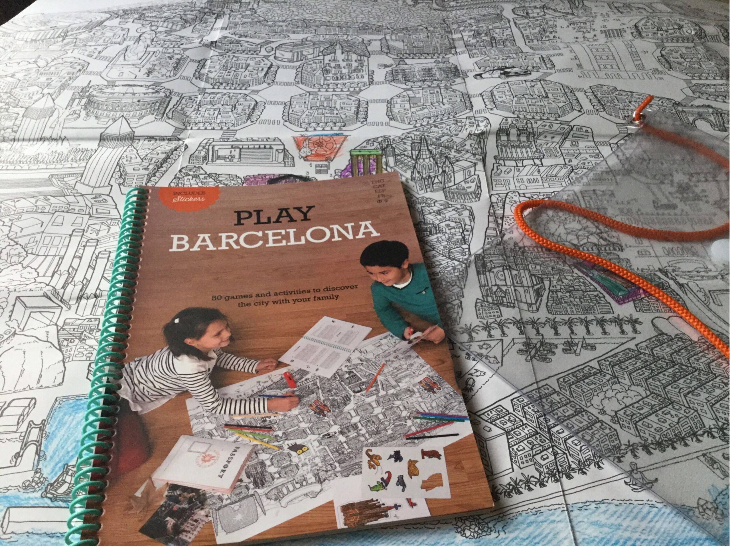 Play Barcelona, un cuaderno de actividades para divertirse aprendiendo 3 photo1470287462