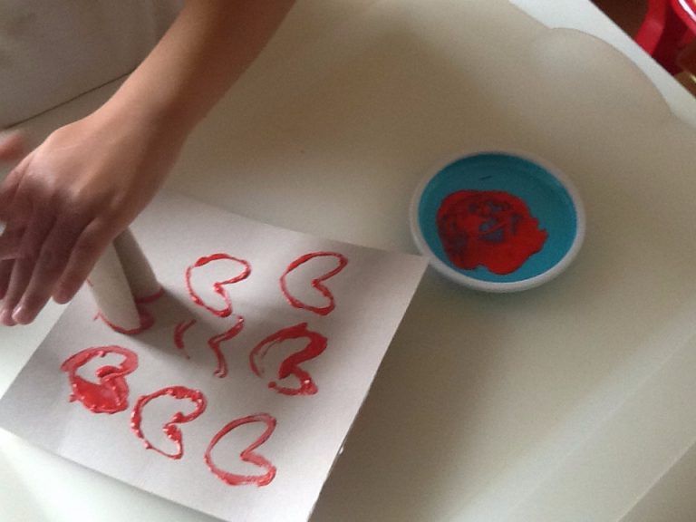 pintar corazones con papel wc compressed