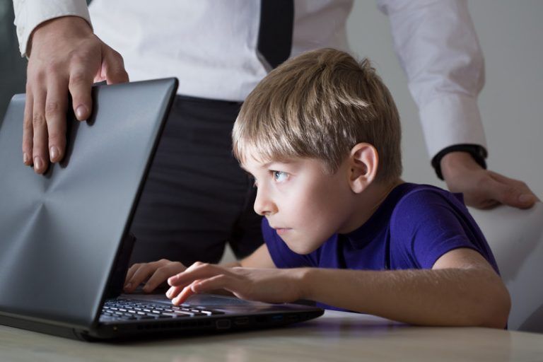niños adictos pantallasjpg