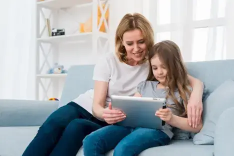 como apoyar y nutrir de forma segura la mente de un niño curioso en internet