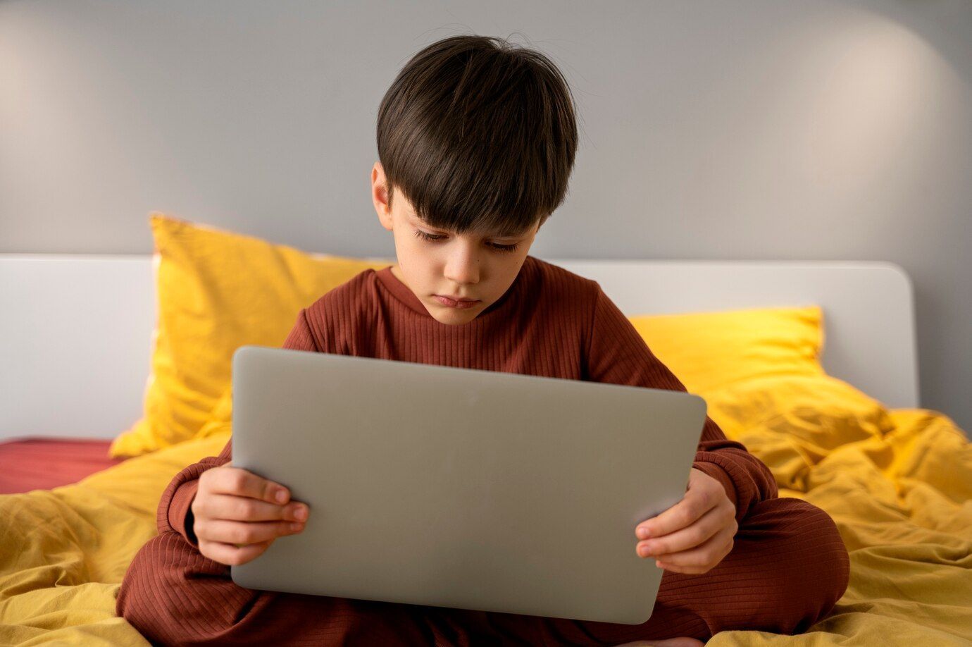 Tiempo frente a la pantalla y niños: Guía parental para un uso saludable de los medios 1 Tiempo frente a la pantalla y niños