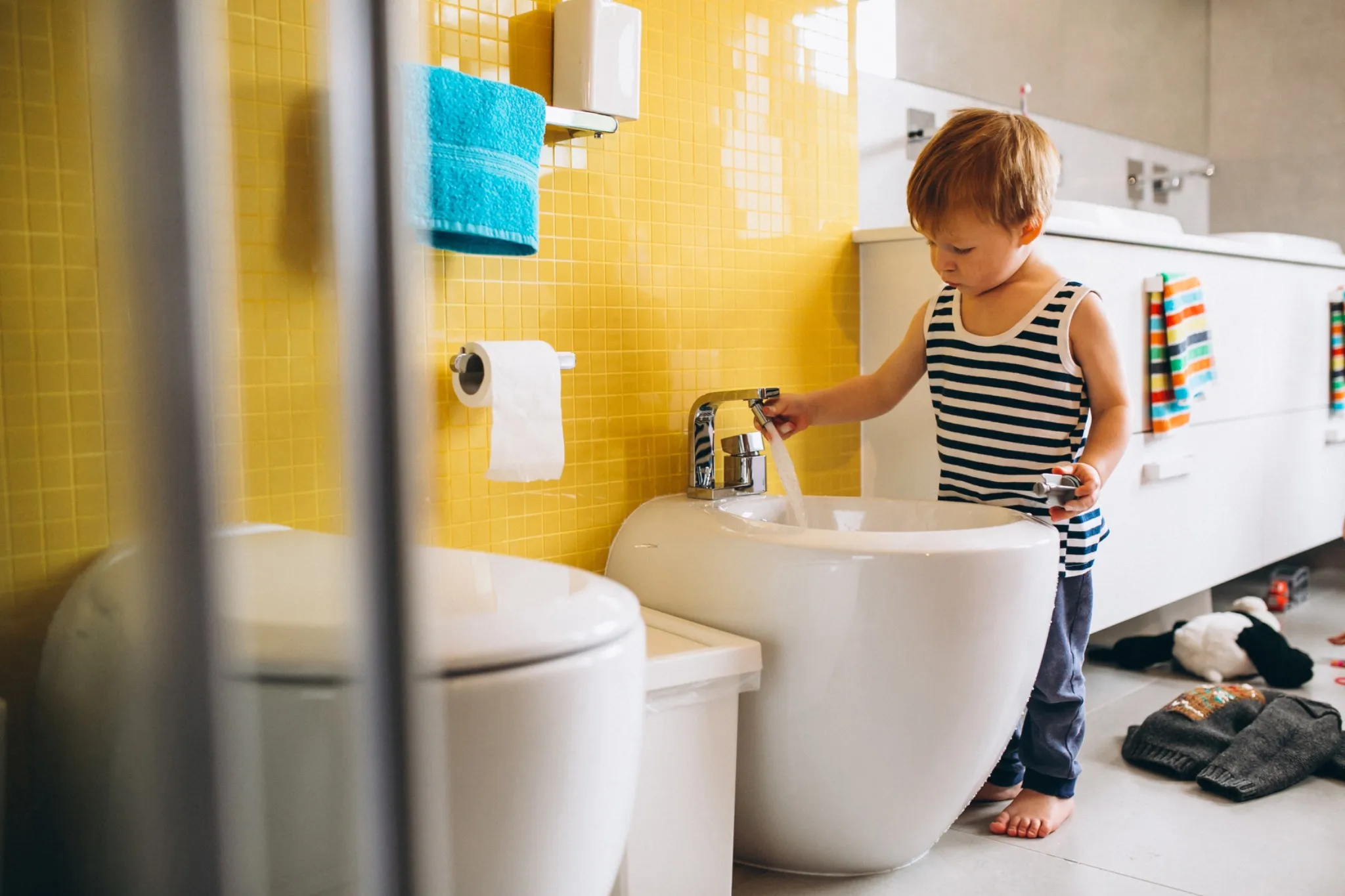 qué hacer si tu hijo se queda encerrado en el baño